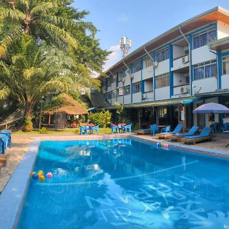 Hotel Foyer Du Marin Douala Exterior foto