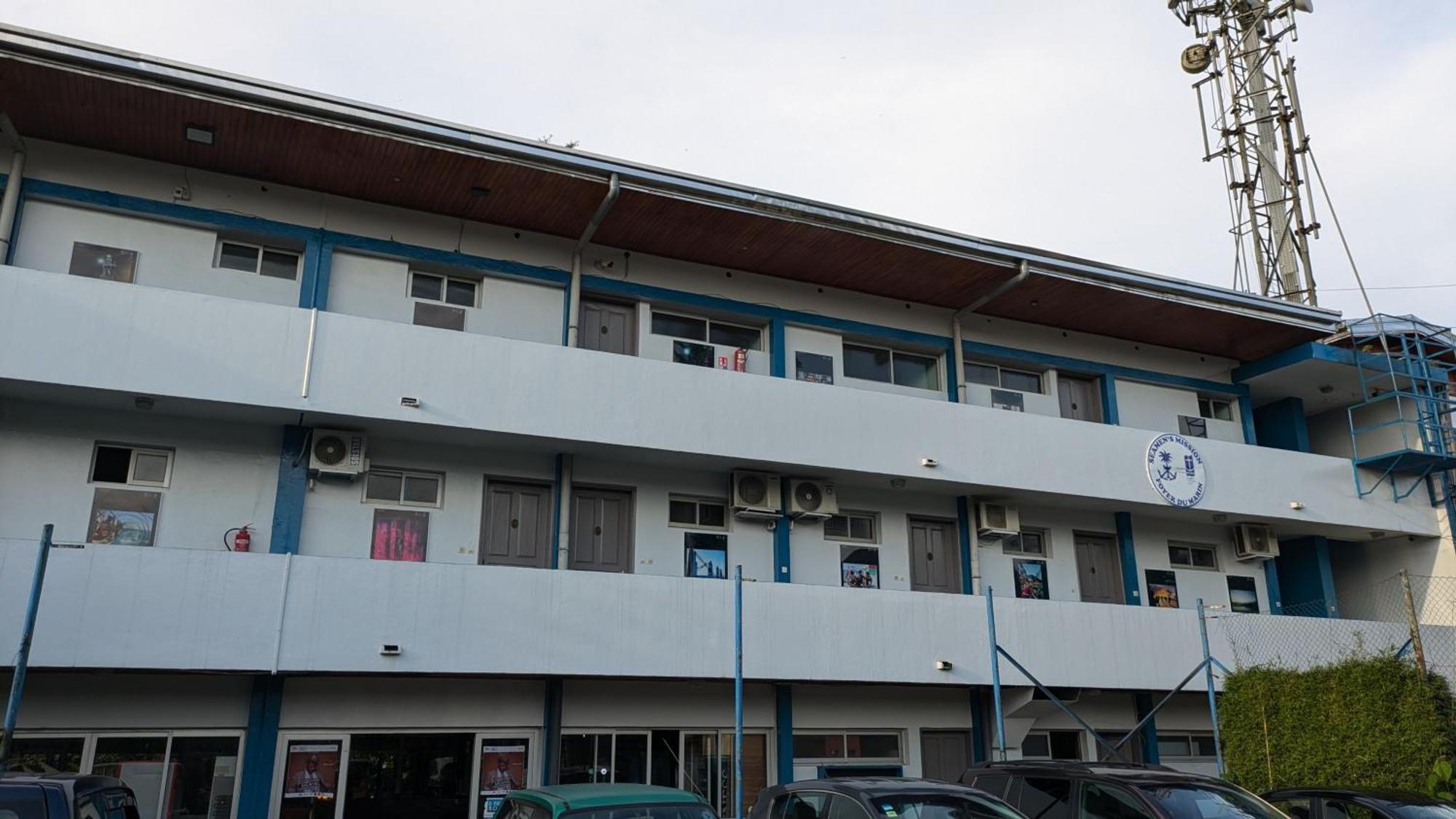 Hotel Foyer Du Marin Douala Exterior foto