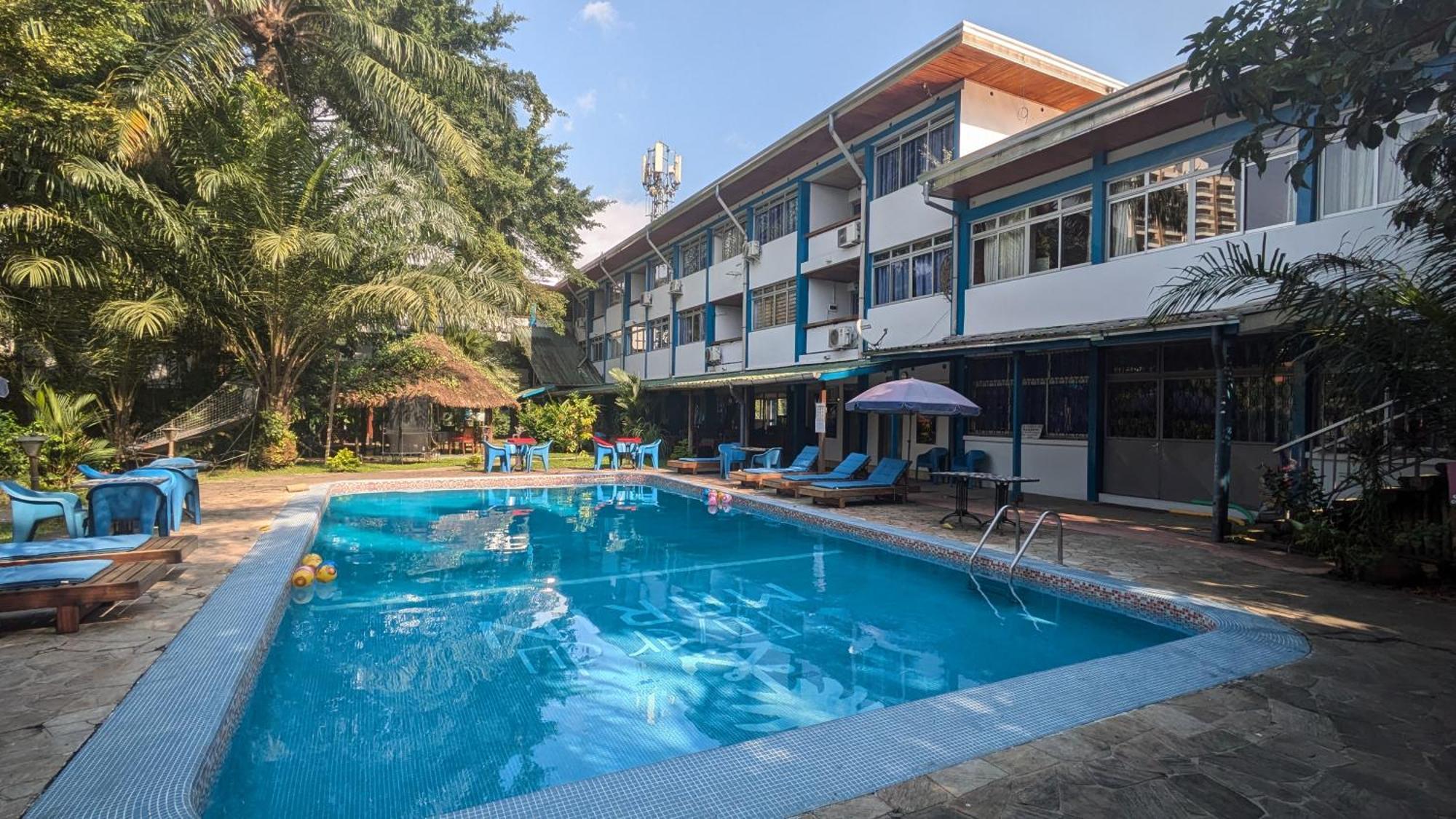 Hotel Foyer Du Marin Douala Exterior foto