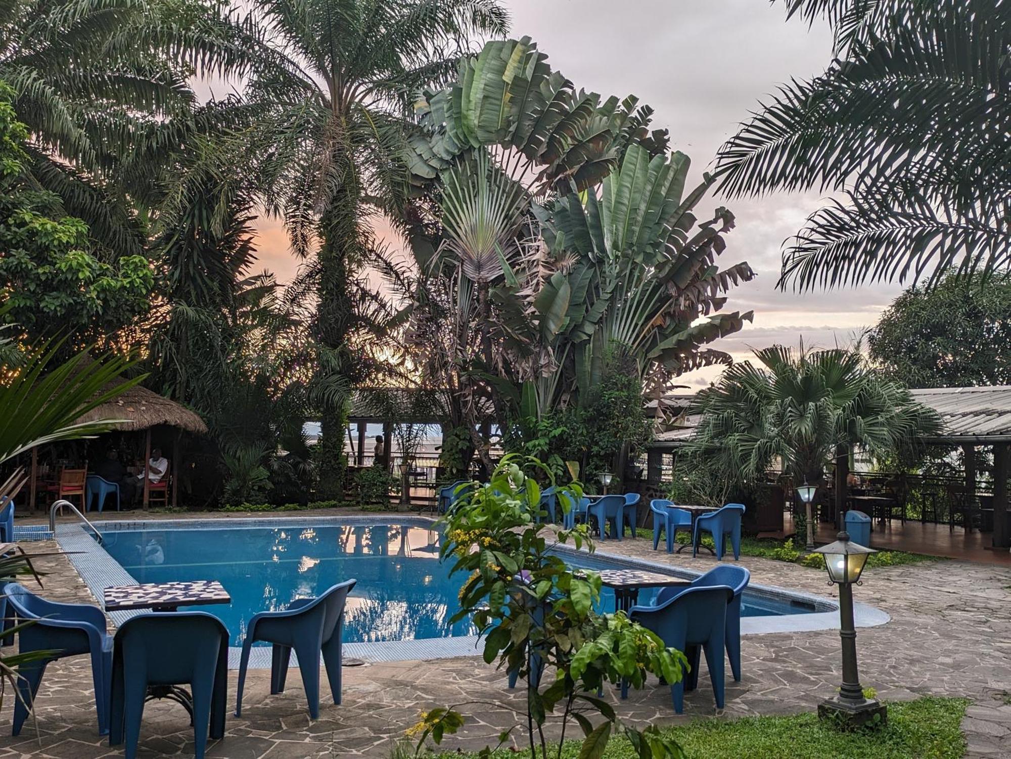 Hotel Foyer Du Marin Douala Exterior foto