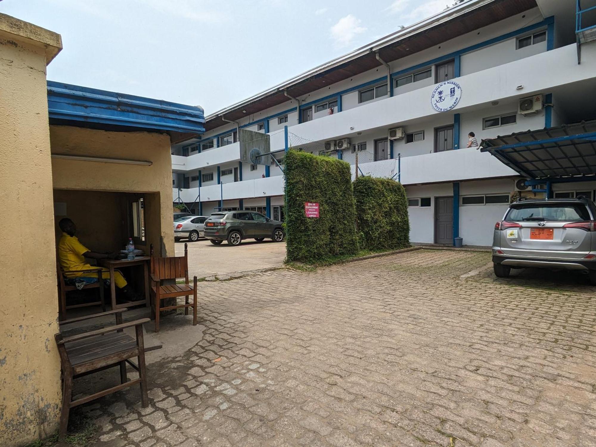 Hotel Foyer Du Marin Douala Exterior foto